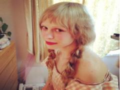 逆さからほんのり色づく逆チークネイルにきゅん♡春にぴったりなデザインたち