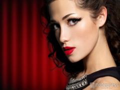 男性の視線を惹きつける「目元美人」になる方法