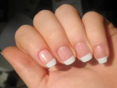 ただのフレンチじゃもう遅い。NEXTブーム確実の“応用フレンチネイル”で一歩先へ