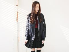 季節感がないとは言わせない。爽やかな春コーデを作る4つの黒アイテム