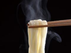 かけうどんだけじゃなかった！簡単ウマウマレシピで小腹が空いても安心♡