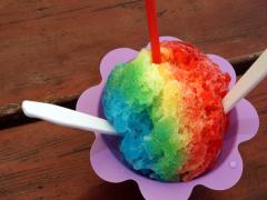 ざくざくラメとちゅるんと溶けたシロップ♡かき氷ネイルで夏色に染めて。