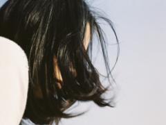 ヘアアレンジは“くるん”が決め手。動きのある毛先に惚れさせて