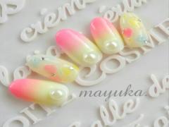 横の時代はもうおしまい。「縦グラネイル」で半歩先をゆくおしゃれさん♩