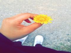 黄色は運勢上がるハッピーカラー♡イエローネイルで新生活を乗り切りましょう