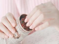 指先の魔法で、ガーリーさを加速させる♡ピンク×〇〇ネイルカタログ。