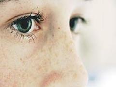 ［緊急レスキュー！］クマ・毛穴・テカリ…メイクでこっそり隠す、簡単ウラ技6選