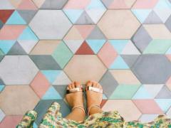 真似したい柄で溢れてる♡夏に向けて、ポップなカラフルネイルにチェンジして