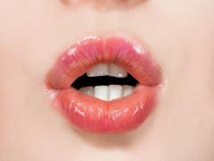 「うる、ツヤ、じゅわ」なクボメイクに夢中なの。目元に仕込む“隠しライン”が鍵