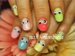 きょろっと見つめられたらイチコロ♡おちゃめな目玉ちゃんネイル