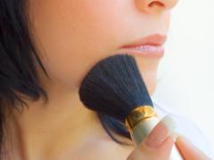 “きっかけはメイクから”。定番メイクも卒業できる、媚びない色気のつくりかた