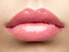 ぷるんっとした勝負唇に♡この春、プランパーグロスは可愛い子のマストアイテムです。