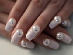 手元で恋させる。美しい手先は、大人ヌーディーカラーネイルが正解です