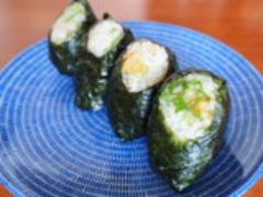 コンビニでも販売！3つの材料混ぜるだけ♡簡単「たぬきおにぎり」とは？