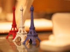 パリのエッフェル塔に泊まれちゃう！世界初のチャンスをゲットして