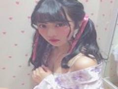 メイクだけじゃない、指先にも透明感と潤いを。チークネイルhow toカタログ