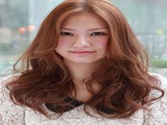 湿気の季節でも大丈夫♡天然パーマを活かしたゆるふわヘアスタイル