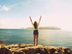 指先から満喫する夏。魅力をぎゅっと詰めこんだサマーネイルカタログ