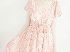 丸のサイズで印象が変わる《ドットネイル》のデザインカタログ