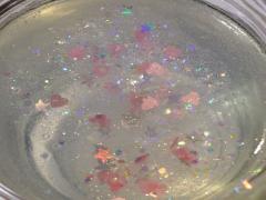 不規則な輝きにノックアウト。夏に映える‘乱切りホログラムネイル’