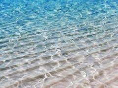 指先に広がるのはキラキラ輝く海♡今年の夏は"水面ネイル"がかわいいっ！