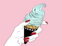 指先眺めて気分はひんやり。暑い季節にピッタリのアイスネイル