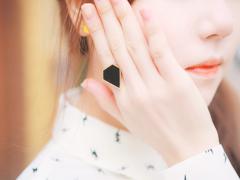 イチゴ鼻を瞬時に悩殺。“綿棒„1つde効果テキメン、角質ごっそり簡単毛穴ケア