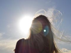 やってる側から崩れてくる…。私はひんやり冷感ベースメイクで夏も余裕フェイス♡