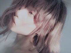 私に差し込む一筋の光。3レングス×ハイライトカラーで見つける‟立体ヘア”の導き方