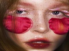 コンセプトを崩さない肌へ。オイリー女子のためのRMKコスメカタログ