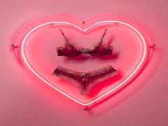 ガーリーへの愛は365日止まらない♡夏にときめく甘きゅんネイル5