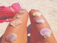 指先に閉じ込めた海の世界。”シェル”モチーフで見せる艶やか焦がれネイル