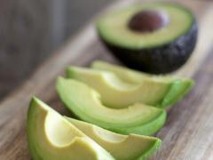 種、まだ捨ててるの？”アボカドの種茶”で－8㎏を叶える飲むだけダイエット