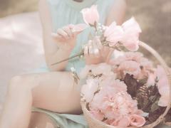 愛を込めて花束を。‟幸せな瞬間”に届けたい#ブーケネイルとドレスの組み合わせ