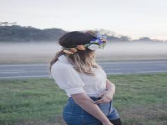 モードに辛口なくらいが今の気分◎ぴりっと締まる〈黒〉ネイル