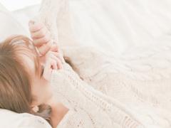 女の子の目元に疲れてる暇なんてない。化粧ノリも復活［即効］疲れ目ケア7選