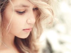 おばさんと"キレイなお姉さん"の差はコレ！20代で始めるべき〇〇ケアとは⁉︎