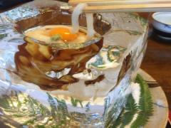 もはや芸術の域。“氷の器で食べるうどん”がフォトジェニックすぎると話題