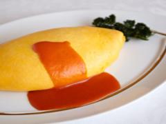［東京編］ふわとろvsうすカタ、卵はどっちがお好み？絶品オムライスの食べられるお店対決