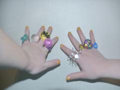 今やりたいのは、〝ギラギラ〟な爪先。ザクザクきらめくビジューネイルたち