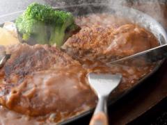 読めば必ず食べたくなる、意外な場所にある絶品ハンバーグ店、WOOD STOCK!