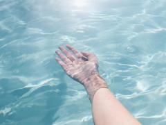 海から上がって来たような”ちゅるん感”。ブルーシャドウで作るマーメイドメイク