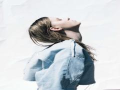 色は目元か口元に。チークレスから生まれる透明感アップ惚れられフェイスのすゝめ