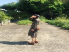 あの抜け感と透明感は、肌のおかげ。“赤リップ”に耐えうるすっぴん作り