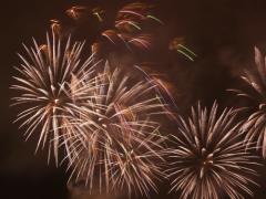 一生忘れられない夏の夜に。鎌倉の隠れ名物「水上花火」大会、7月20日に決定！