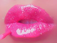 ミラクルロマンス引き起こせ！ 11ブランドの潤いグロスで奪われ待ちのお誘い唇に♡