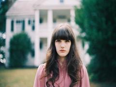 梅雨の憂鬱を洗い、空へ放つ。2種類の“泡ネイル”で爽やかな気分に