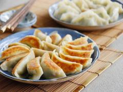 “余った”じゃなくても作りたくなる♡『餃子の皮』の簡単アレンジレシピ15選