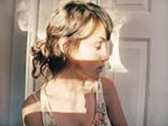 ニキビもそばかすも隠さないよ。“コンプレックス”を活かす素肌メイク