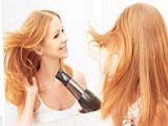 髪を傷めない？ ドライヤーをかけたほうがいい理由